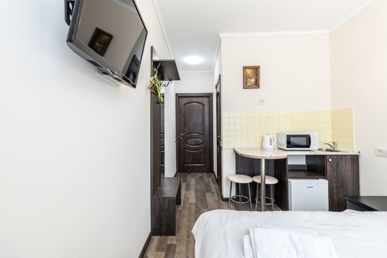 Opera House Apartment 2 Lviv Bagian luar foto